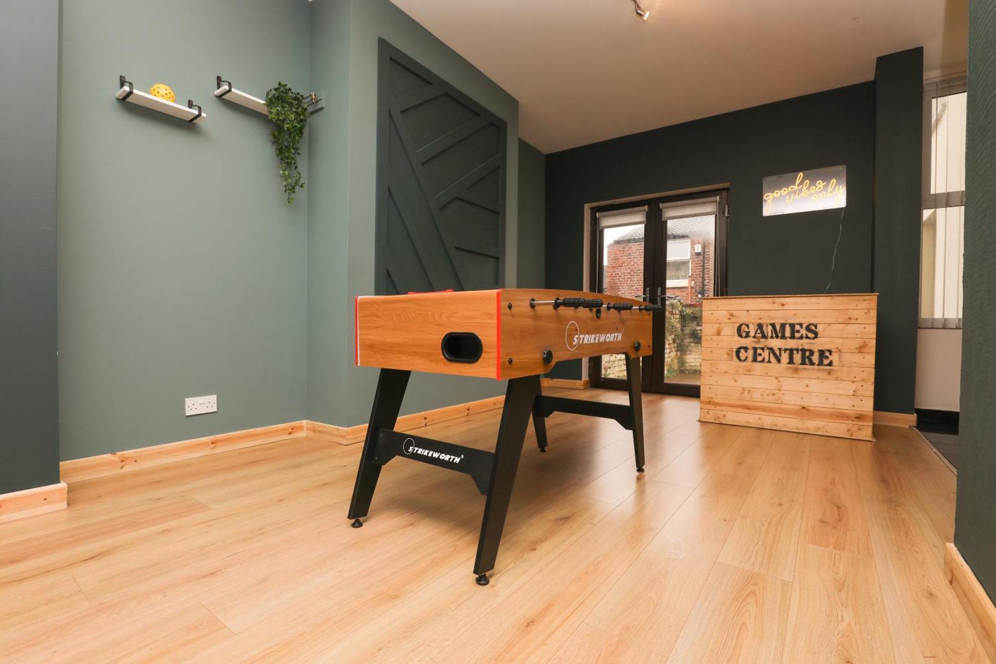 Anfield Luxe Retreat - Stylish Stay With Parking - Steps From Stadium - Short Drive To City Centre Liverpool Exterior photo